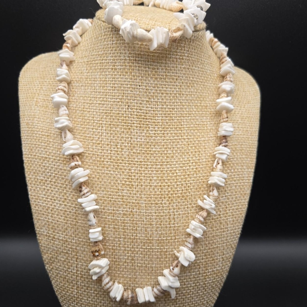 White and Cream Puca And Small Shell Necklace Set